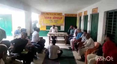 दातागंज: म्याऊं विकास क्षेत्र के बाढ़ प्रभावित गांव हर्रामपुर में जिलाधिकारी ने लगाई राहत चौपाल