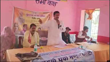 गौरिहार: ग्राम पलटा में विधायक राजेश प्रजापति ने सुनी ग्रामीणों की समस्याएं