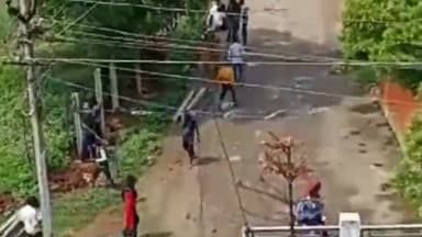 कटकमदाग: ग्राम ढेंगुरा में जबरन जमीन पर कब्जा करने को लेकर पीड़ित ने थाने में दिया आवेदन, पुलिस ने रोका निर्माण कार्य