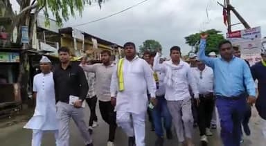 अमर शहीद चंद्रशेखर आजाद जयंती पर आम आदमी पार्टी #अलीराजपुर ने श्रद्धा सुमन अर्पित किया
जिला अध्यक्ष @राकेश जमरा