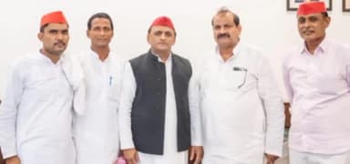 बुढ़ाना: शाहपुर में सपा नेता श्यामलाल बच्ची सैनी अखिलेश यादव से की मुलाकात भाजपा में शामिल होने की खबरों का किया खंडन