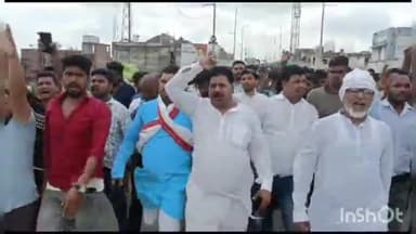 खगड़िया: चित्रगुप्त नगर थाने का राजद नेताओं ने किया घेराव, जमकर की नारेबाज़ी