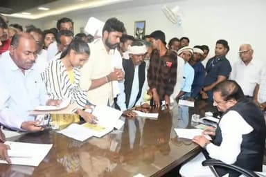 सागर नगर: मंत्री भूपेंद्र सिंह ने सागर के बामोरा स्थित अपने कार्यालय पर की जनसुनवाई, लोगों की समस्याएं सुनकर समाधान के दिए निर्देश