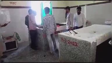 खुरई: ग्वारी गांव में बीमारी से परेशान होकर 56 वर्षीय अधेड़ व्यक्ति ने फांसी लगाकर की आत्महत्या, पुलिस जांच में जुटी