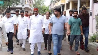 हुज़ूर: इंडस टाउन वार्ड 84 के विभिन्न क्षेत्रों में जल भराव की समस्या की सूचना मिलने पर मौके पर पहुंचे विधायक रामेश्वर शर्मा