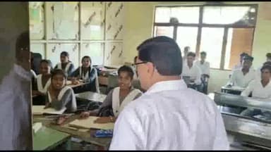 सागर नगर: जिला पंचायत सीईओ ने शासकीय उच्चतर माध्यमिक विद्यालय बमोरी बीका का किया निरीक्षण, दिए आवश्यक निर्देश