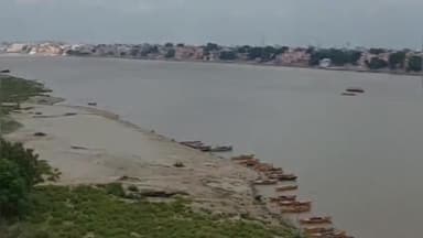 वाराणसी में गंगा का जलस्तर पहुंचा 65.48 मीटर,घाटों का टूटा सम्पर्क,अलर्ट जारी