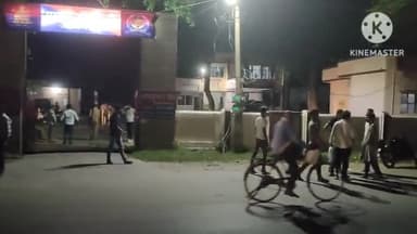 आज़मगढ़: शहर कोतवाली क्षेत्र में देर रात तक शराबियों, अराजक तत्वों के खिलाफ चला पुलिस का अभियान, करीब दो दर्जन लिए गए हिरासत में