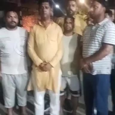 जगाधरी: महाराणा प्रताप चौक ऐप के माध्यम से शेयरिंग टैक्सी चलाने के विरोध में उतरे टैक्सी ड्राइवर बोले नहीं भर पा रहे टैक्स क़िस्त