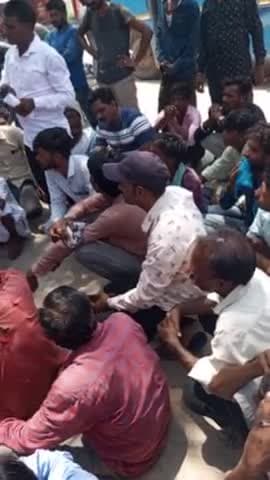 मेड़ता: गोटन पुलिस थाना मौत को 5 दिन हो गया अभी तक कोई कार्यवाही नहीं हो रही ह 
पुलिस प्रशासन की तरफ से#मुकेश_कुमार #बीसीसीआई