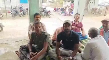 बेनीपट्टी: वैक्सीन कूरियर संघ बेनीपट्टी की अपनी मांगों को लेकर अनिश्चितकालीन हड़ताल जारी, नियमित टीकाकरण कार्य हुआ ठप