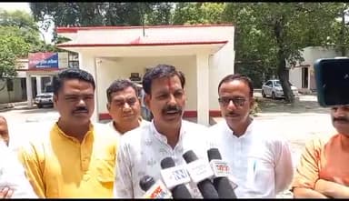 टीकमगढ़: टीकमगढ़ भाजपा प्रवक्ता पम्मू द्विवेदी ने नगरपालिका अध्यक्ष पर लगाए आरोप, एसपी को दिया ज्ञापन