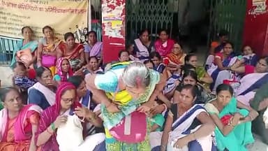 बिहार राज्य आसा संघ बिहटा का रेफरल अस्पताल के सामने हड़ताल का आज तेरहवा दिन देखने को मिला