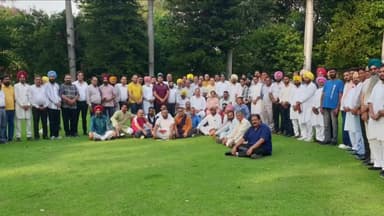 ਐਸਏਐਸ ਨਗਰ ਮੁਹਾਲੀ: ਆਪ ਵਪਾਰ ਮੰਡਲ ਇਕਾਈ ਦੀ ਪੰਜਾਬ ਭਵਨ ਵਿਖੇ ਹੋਈ ਮੀਟਿੰਗ, ਕਈ ਮੈਂਬਰ ਰਹੇ ਮੌਜੂਦ