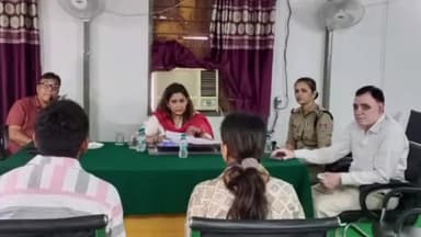 हरिद्वार: पुलिस लाइन रोशनाबाद में महिला हेल्पलाइन में प्रचलित चार पारिवारिक जटिल विवादों का किया गया निस्तारण