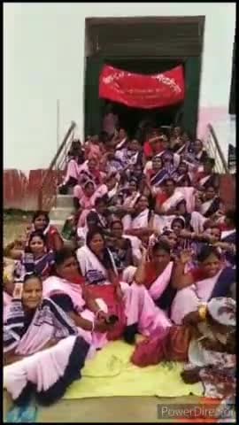 कलुआही: सामुदायिक स्वास्थ्य केंद्र कलुआही में आज विभिन्न मांगों को लेकर आशाओं का 13 में दिन धरना जारी