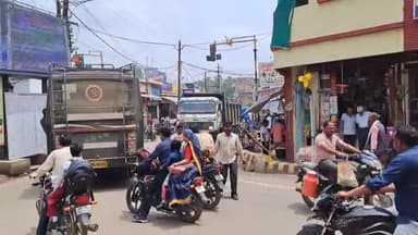 खुरई: प्रतिबंध के बावजूद खुरई नगर के बीच से निकल रहे हैं भारी वाहन, परसा चौराहे पर बार-बार लग रहा है जाम