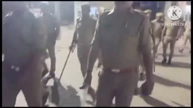 निज़ामाबाद: निजामाबाद कस्बा में बीती रात एसपी सिटी शैलेंद्र लाल व थाना प्रभारी सच्चिदानंद यादव ने भारी फोर्स के साथ किया फ्लैग मार्च