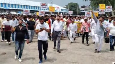 जगाधरी: राजा मिहिर भोज की मूर्ति के आगे गुर्जर लिखे जाने से नाराज राजपूत समाज के लोगों ने लघु सचिवालय पर फूंका पुतला