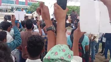 राजस्थान #पर्यटन_गाइडों ने अपनी मांगों को लेकर जयपुर शहीद स्मारक पर धरना-प्रदर्शन किया।
स्थाई नियुक्त की मांग की है।