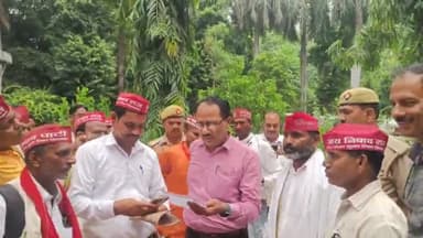 उन्नाव: निषाद पार्टी के जिलाध्यक्ष ने पूर्व सांसद फूलन देवी की पुण्यतिथि पर DM ऑफिस पहुंचकर अतिरिक्त मजिस्ट्रेट को दिया ज्ञापन