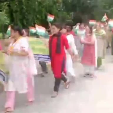 जगाधरी: वेतन बढ़ाने की मांग को लेकर क्लर्कों ने लघु सचिवालय से निकाला रोष मार्च