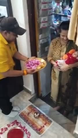 मा ताप्ती की पुण्य नगरी मुलताई पहुंचकर  लाडो का प्रथम गृह प्रवेश धूमधाम से कराया और साथ में नेमप्लेट भेंट की गई  परिजनों में खुशी का माहौल 25/7/23 लाडो फाउंडेशन बैतूल