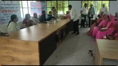 अतर्रा: तहसील सभागार में महिलाओं के सशक्तिकरण हेतु विधिक जागरूकता शिविर का हुआ आयोजन