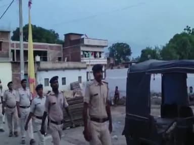 तिलौथू: तिलौथू के कोड़र गांव में शांति समिति की हुई बैठक, जुलूस के रुट का अधिकारियों ने किया निरीक्षण।