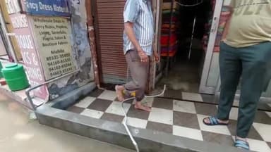 अम्बाला: भारी बरसात से जलमग्न हुई शहर की कपड़ा मार्केट, दुकानों के अंदर गया पानी