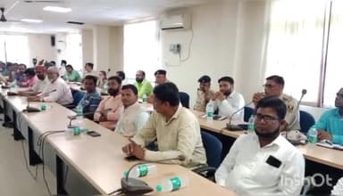 जमुई: नगर परिषद कार्यालय में मुहर्रम पर्व को लेकर शांति समिति की हुई बैठक, डीजे बजाने पर प्रतिबंध का दिया गया निर्देश