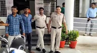 चितरंगी: कोतवाली पुलिस ने बैढ़न से दो शातिर चोरों के कब्जे से दो मोटरसाइकिल किया जब्त की कार्यवाही