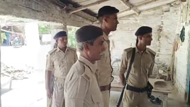 विभूतिपुर: समर्था वार्ड 10 में शराब पीकर हंगामा व मारपीट करने की सूचना पर पहुंची मध निषेध पुलिस