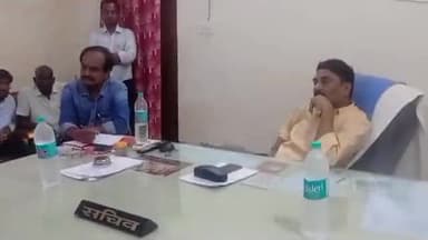 पीपलदा: इटावा की ए कृषि उपज मंडी के बंद के मामले में संयुक्त निदेशक ने इटावा पहुंच की वार्ता नही बनी बात नही खुलेगी मंडी