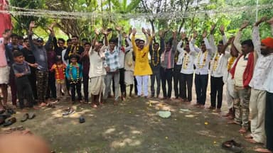 आपका सेवक 
पंडित प्रशांत पालीवाल(जनपद सदस्य)  मेरे जनपद क्षेत्र मुगलसराय तहसील सिरोंज जिला विदिशा ग्राम सिरस्वास के ग्रामवासी चौरासी कोस परिक्रमा पर जाते समय पुष्पमाला पहनाकर और  पुष्पा वर्षा कर  स्वागत किया