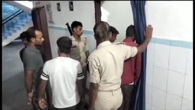 सुपौल: जदिया पुलिस ने लूट कांड मामले में चार आरोपी को गिरफ्तार कर मेडिकल के लिए लाया सदर अस्पताल सुपौल भेजे जाएंगे जेल
