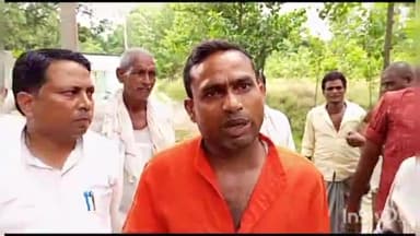 महसी: बसंतापुर सरकारी विद्यालय से पोलिंग बूथ हटाए जाने पर ग्रामीणों में आक्रोश एसडीएम से शिकायत।