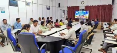 धार: PM किसान सम्मान निधि की 14वीं किस्त हस्तांतरण कार्यक्रम को कलेक्ट्रेट VC कक्ष व जिले के अन्य स्थानों पर देखा गया