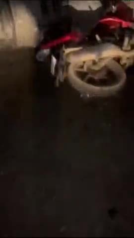 फुलवारी: फुलवरिशरीफ एम्स दीघा पाटली पथ पर डिवाइडर से टकराई बाइक, युवक की हुई मौत व एक घायल