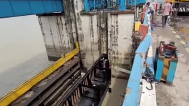 हरिद्वार: मैकेनिकल इंजीनियरों की देखरेख में भीमगोड़ा बैराज पर नया गेट लगाने का कार्य हुआ शुरू