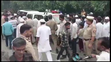 मुरादाबाद: सिविल लाइन स्थित कोर्ट में पेश होने आए हत्या आरोपी की अधिवक्ताओं ने की गला दबाने की कोशिश