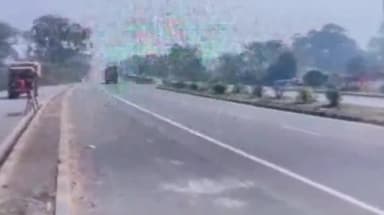 गाडरवारा: पुरगवां पेट्रोल पंप के अज्ञात ट्रक की टक्कर से बाइक सवार 3 लोगों की हुई मौत, मौके पर पहुंची पुलिस ने मामला किया दर्ज