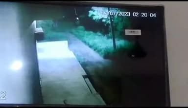 बड़ौत: बड़का गांव में ट्रांसफार्मर का सामान व तेल चोरी करने आया चोर भागते हुए सीसीटीवी में हुआ कैद