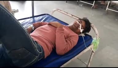 छतरपुर नगर: ग्राम डूमखेड़ा में युवक की मानसिक स्थिति खराब होने से युवक ने किया कीटनाशक दवा का सेवन, जिला अस्पताल में भर्ती