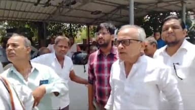 उन्नाव: बिलेश्वर मंदिर के पास सड़क दुर्घटना में 4 महिलाओं की हुई दर्दनाक मौत, पीएम हाउस पहुंचे सपा के पूर्व विधायक उदयराज यादव