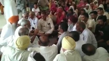 अम्बाला: पूर्व केंद्रीय मंत्री विनोद शर्मा ने गावों का दौरा कर जाना बाढ़ से प्रभावित ग्रामीणों का दर्द,मृतक के परिजनों से मिले