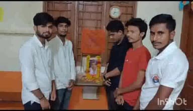 नलखेड़ा: नलखेड़ा में अखिल भारतीय विद्यार्थी परिषद द्वारा पूर्व राष्ट्रीय संगठन मंत्री मदन दास देवी को दी श्रद्धांजलि