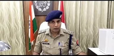 इटावा: एसएसपी संजय कुमार वर्मा ने जनपद के अभिभावकों से की बच्चों को तमंचों से दूर रखने व अच्छे संस्कार देने की अपील