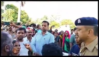 सगड़ी: बहावनपुर गांव में पैसे के लेनदेन के विवाद में घायल युवक की इलाज के दौरान हुई मौत, एसडीएम ने दिया न्याय का आश्वासन