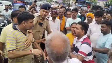 अम्बाला: मानव चौक पर शक्तिनगर के निवासियों ने जल भराव के चलते लगाया जाम, रास्ता नहीं मिलने पर राहगीरों ने की लोगों से हाथापाई